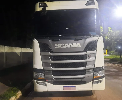 PM recupera carreta e prende homem por receptação PM recupera carreta e prende homem por receptação