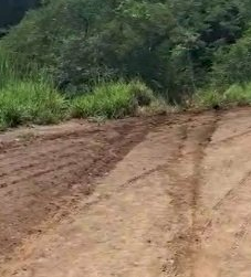 Veículo fica destruído após cair e capotar em barranco no rio Piratini