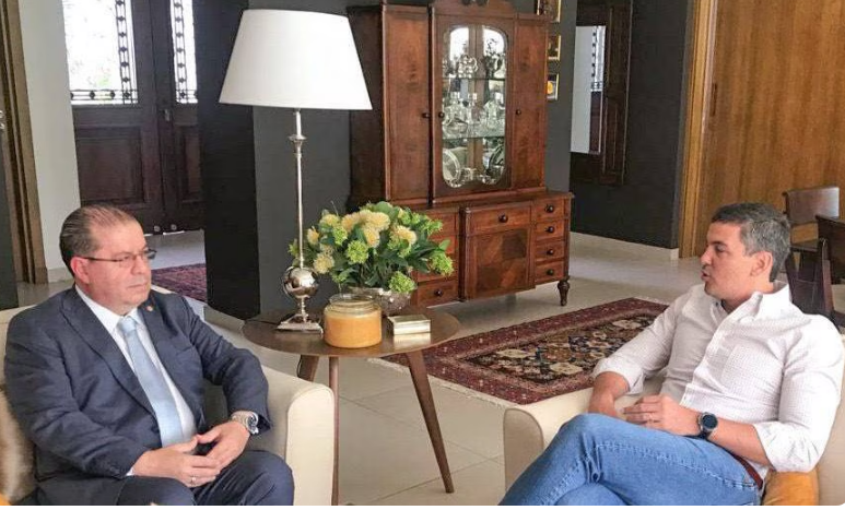 Peña conversó con alto funcionario de la OEA sobre tarea de observadores para el 30 de abril Peña conversó con alto funcionario de la OEA sobre tarea de observadores para el 30 de abril