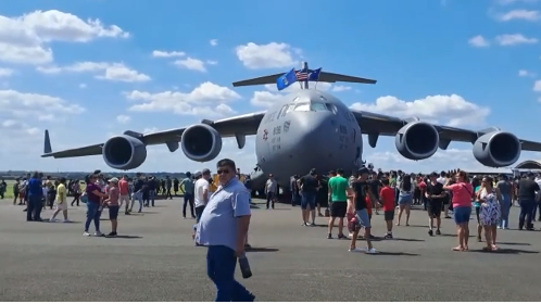 Colorido festejo por centenario de la Fuerza Aérea en Ñu Guasu Colorido festejo por centenario de la Fuerza Aérea en Ñu Guasu