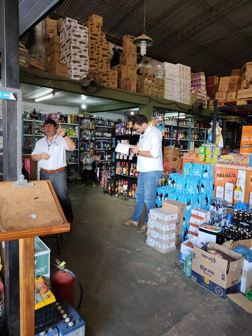 Incautan gran cantidad de productos de contrabando en Coronel Oviedo Incautan gran cantidad de productos de contrabando en Coronel Oviedo