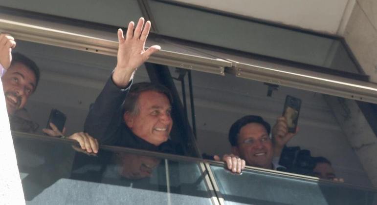 Bolsonaro quer que partidos aliados elejam 60% dos prefeitos em 2024 Bolsonaro quer que partidos aliados elejam 60% dos prefeitos em 2024