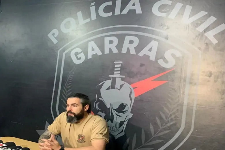 Polícia apreende 15 carros de luxo abarrotados de cigarros, pneus e agrotóxicos contrabandeados em MS Polícia apreende 15 carros de luxo abarrotados de cigarros, pneus e agrotóxicos contrabandeados em MS