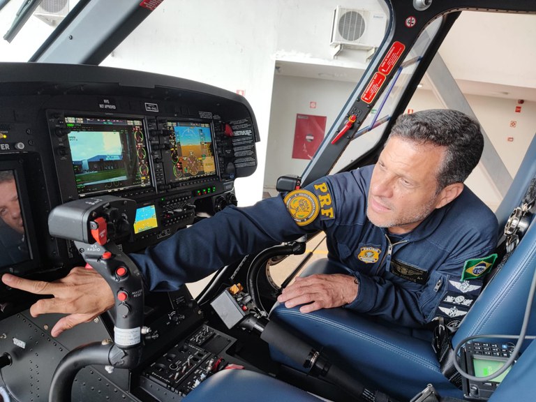 PRF apresenta três helicópteros exclusivos e adaptáveis a todo tipo de missão PRF apresenta três helicópteros exclusivos e adaptáveis a todo tipo de missão