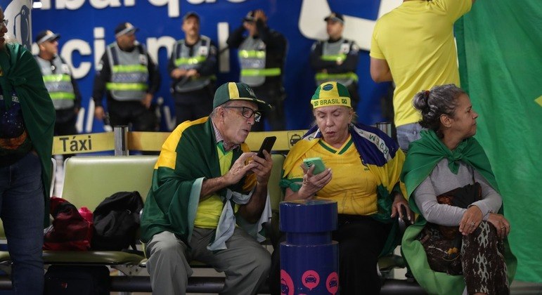 Bolsonaro quer que partidos aliados elejam 60% dos prefeitos em 2024 Bolsonaro quer que partidos aliados elejam 60% dos prefeitos em 2024