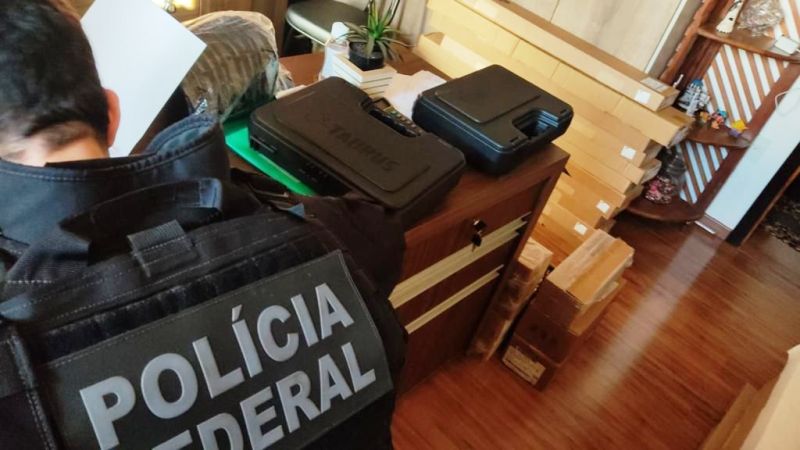 Em MS, Polícia Federal atua no combate ao comércio ilegal de armas de fogo e munições Em MS, Polícia Federal atua no combate ao comércio ilegal de armas de fogo e munições
