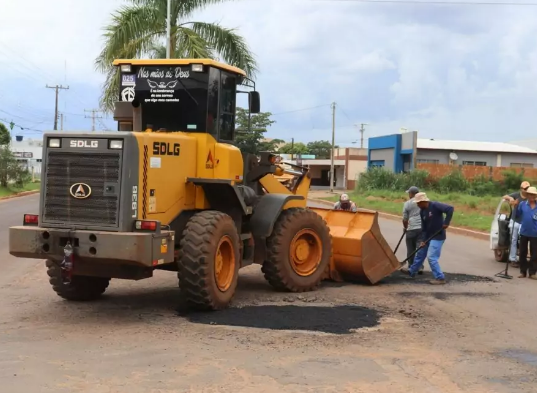 Prefeitura de Amambai intensifica recuperação de ruas danificadas pela chuva