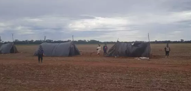 Indígenas ocupam sede de fazenda em Rio Brilhante; PM está no local