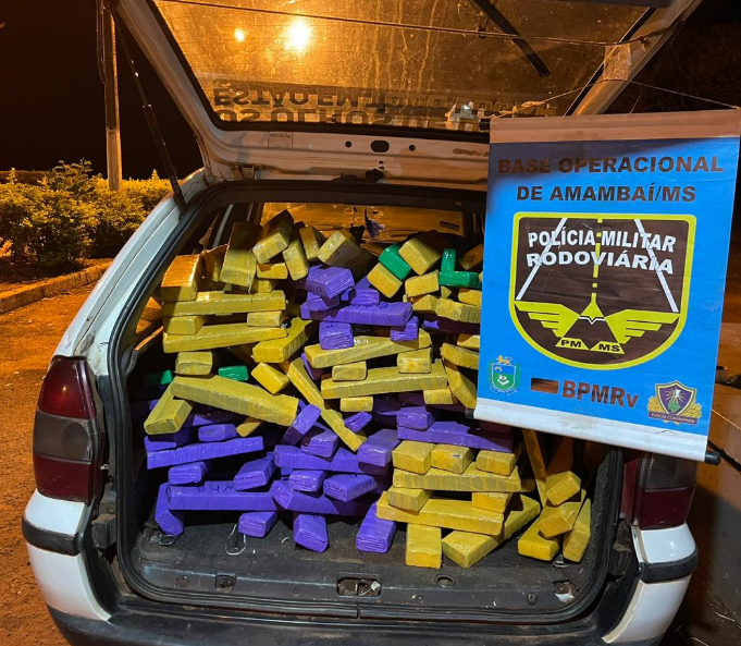 Veículo carregado com 350 kg de entorpecente é apreendido pela PMR Veículo carregado com 350 kg de entorpecente é apreendido pela PMR