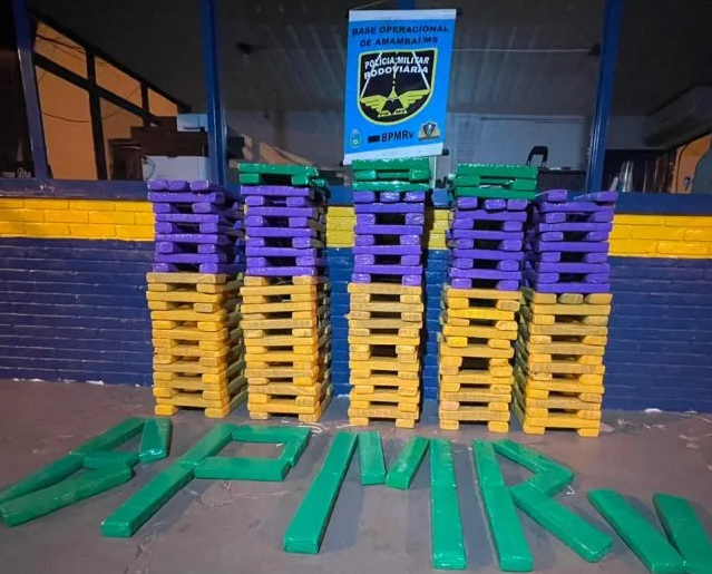 Veículo carregado com 350 kg de entorpecente é apreendido pela PMR Veículo carregado com 350 kg de entorpecente é apreendido pela PMR