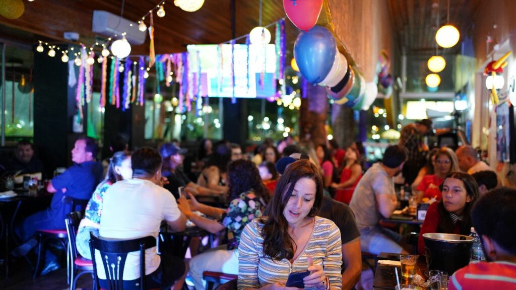 Sexta edição do Carnaval da Santinha no Del Toro Resto Bar foi um sucesso em Ponta Porã Sexta edição do Carnaval da Santinha no Del Toro Resto Bar foi um sucesso em Ponta Porã