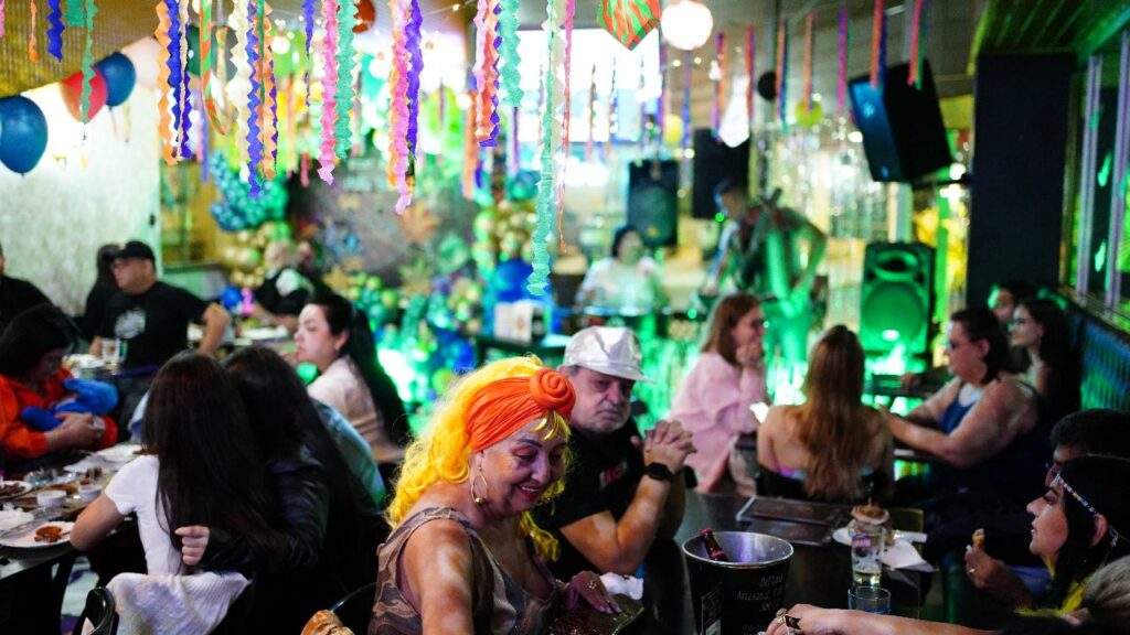 Sexta edição do Carnaval da Santinha no Del Toro Resto Bar foi um sucesso em Ponta Porã Sexta edição do Carnaval da Santinha no Del Toro Resto Bar foi um sucesso em Ponta Porã