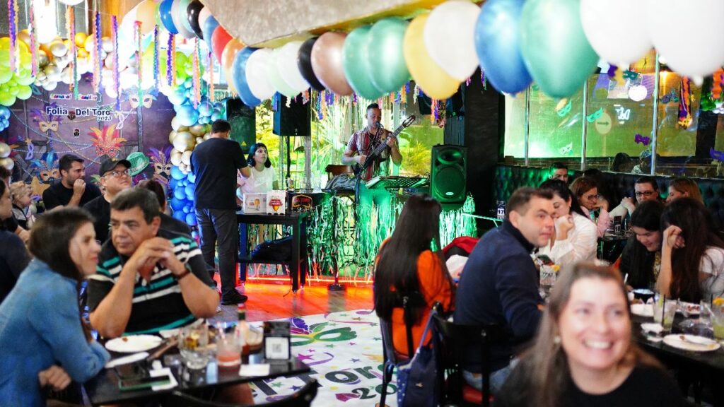 Sexta edição do Carnaval da Santinha no Del Toro Resto Bar foi um sucesso em Ponta Porã Sexta edição do Carnaval da Santinha no Del Toro Resto Bar foi um sucesso em Ponta Porã