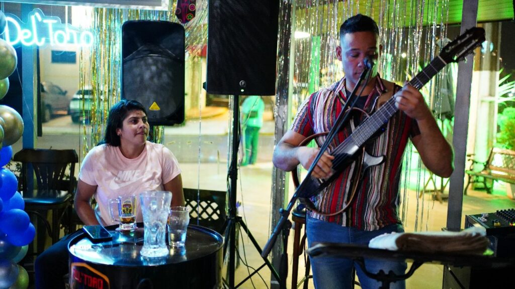 Sexta edição do Carnaval da Santinha no Del Toro Resto Bar foi um sucesso em Ponta Porã Sexta edição do Carnaval da Santinha no Del Toro Resto Bar foi um sucesso em Ponta Porã