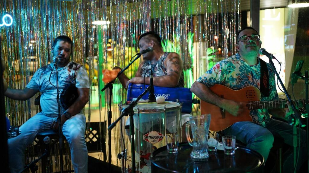 Sexta edição do Carnaval da Santinha no Del Toro Resto Bar foi um sucesso em Ponta Porã Sexta edição do Carnaval da Santinha no Del Toro Resto Bar foi um sucesso em Ponta Porã