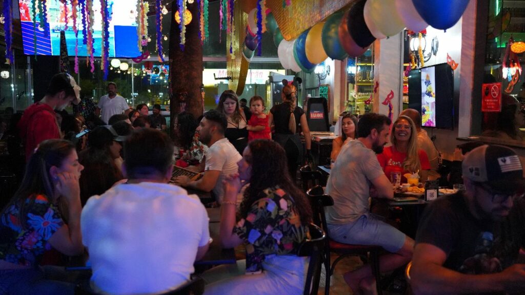Sexta edição do Carnaval da Santinha no Del Toro Resto Bar foi um sucesso em Ponta Porã Sexta edição do Carnaval da Santinha no Del Toro Resto Bar foi um sucesso em Ponta Porã