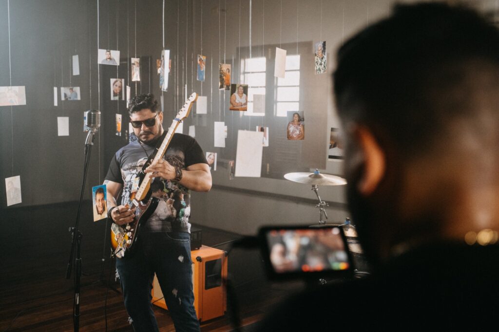 Exclusivo: Tudo sobre o clipe de “Guerreiros de Asas” da Banda Vinil Blue Exclusivo: Tudo sobre o clipe de “Guerreiros de Asas” da Banda Vinil Blue