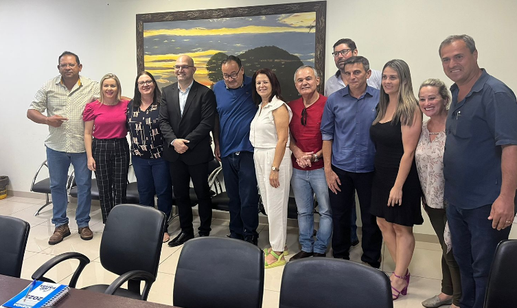 Presidente e vice da Câmara acompanham agenda do Secretário do Estado de Educação em Amambai