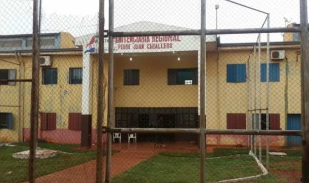 Pedro Juan Caballero: Operação Pente Fino apreende armas brancas e drogas