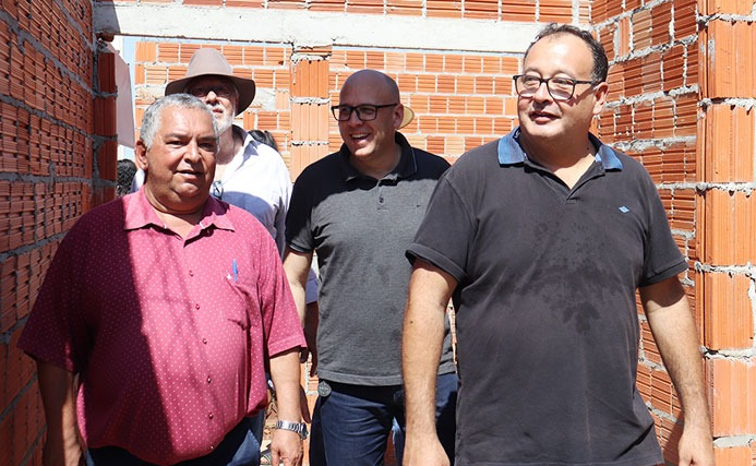 Prefeitura de Amambai realiza visita de acompanhamento às obras do projeto Sonho Meu com beneficiários Prefeitura de Amambai realiza visita de acompanhamento às obras do projeto Sonho Meu com beneficiários