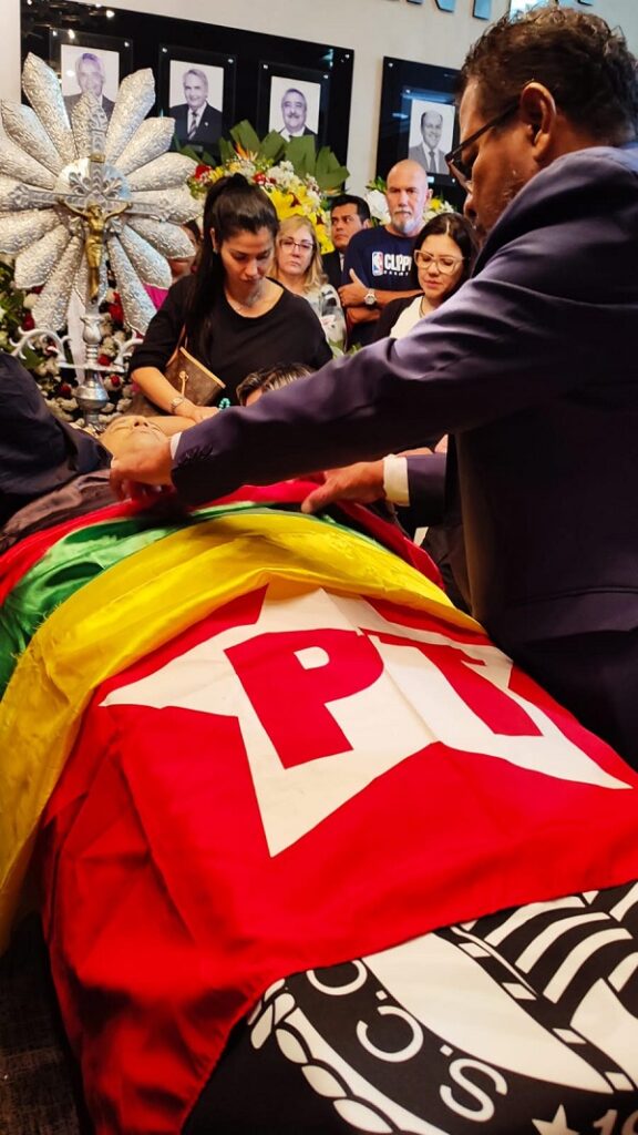 Velório de Amarildo Cruz reúne aliados e adversários políticos Velório de Amarildo Cruz reúne aliados e adversários políticos