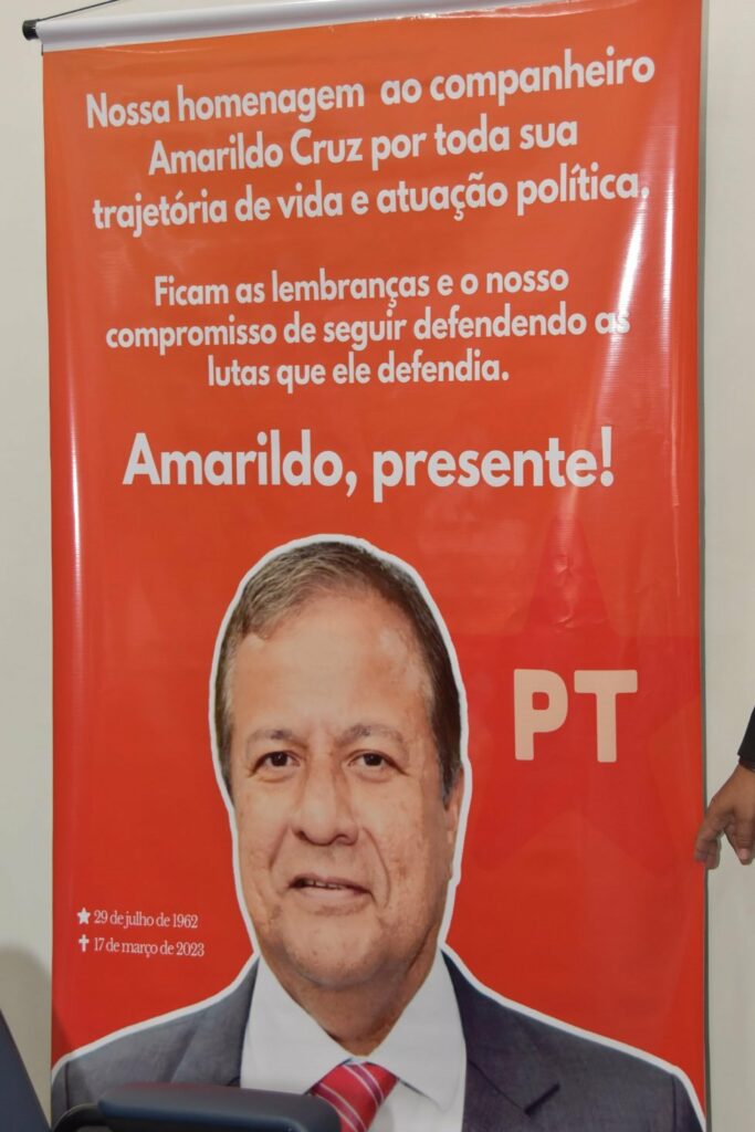 Com canções entoadas no plenário, deputada Gleice Jane toma posse na ALEMS Com canções entoadas no plenário, deputada Gleice Jane toma posse na ALEMS