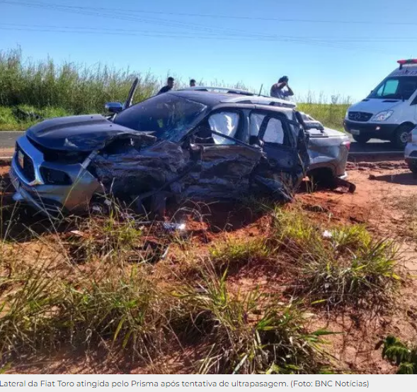 Tentativa de ultrapassagem deixa 3 mortos na BR-060