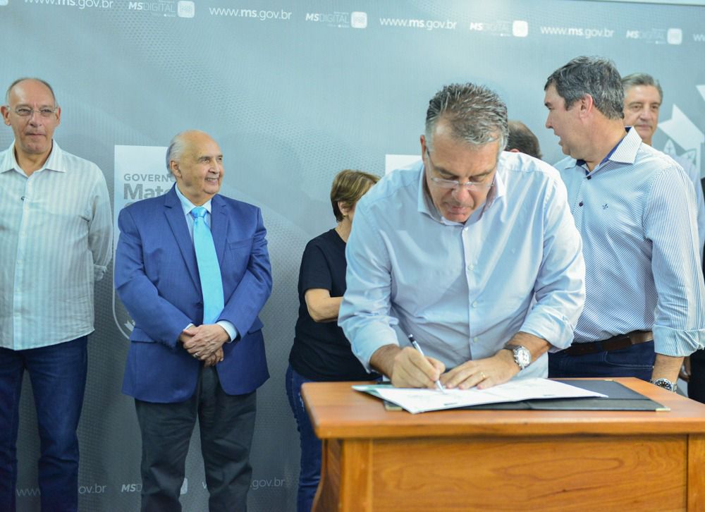 Prefeito de Ponta Porã, Eduardo Campos participa de assinatura de convenio em Campo Grande
