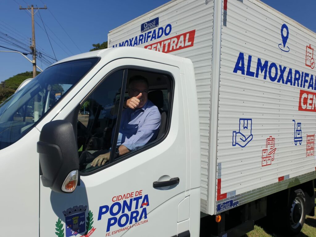 Ponta Porã: Prefeitura realiza entrega de veículo baú para atender necessidades do Almoxarifado Central Ponta Porã: Prefeitura realiza entrega de veículo baú para atender necessidades do Almoxarifado Central