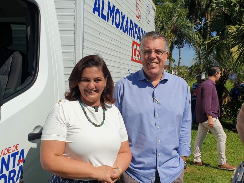 Ponta Porã: Prefeitura realiza entrega de veículo baú para atender necessidades do Almoxarifado Central Ponta Porã: Prefeitura realiza entrega de veículo baú para atender necessidades do Almoxarifado Central