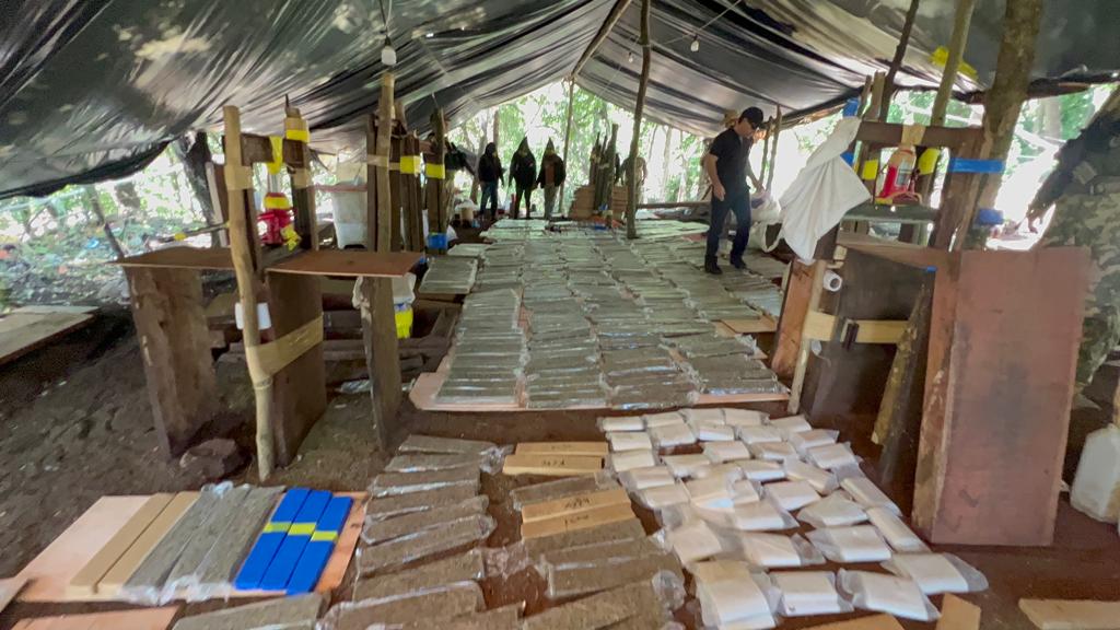 Tres detenidos y más de 8 toneladas de marihuana sacadas de circulación por la Senad en Estrella Tres detenidos y más de 8 toneladas de marihuana sacadas de circulación por la Senad en Estrella
