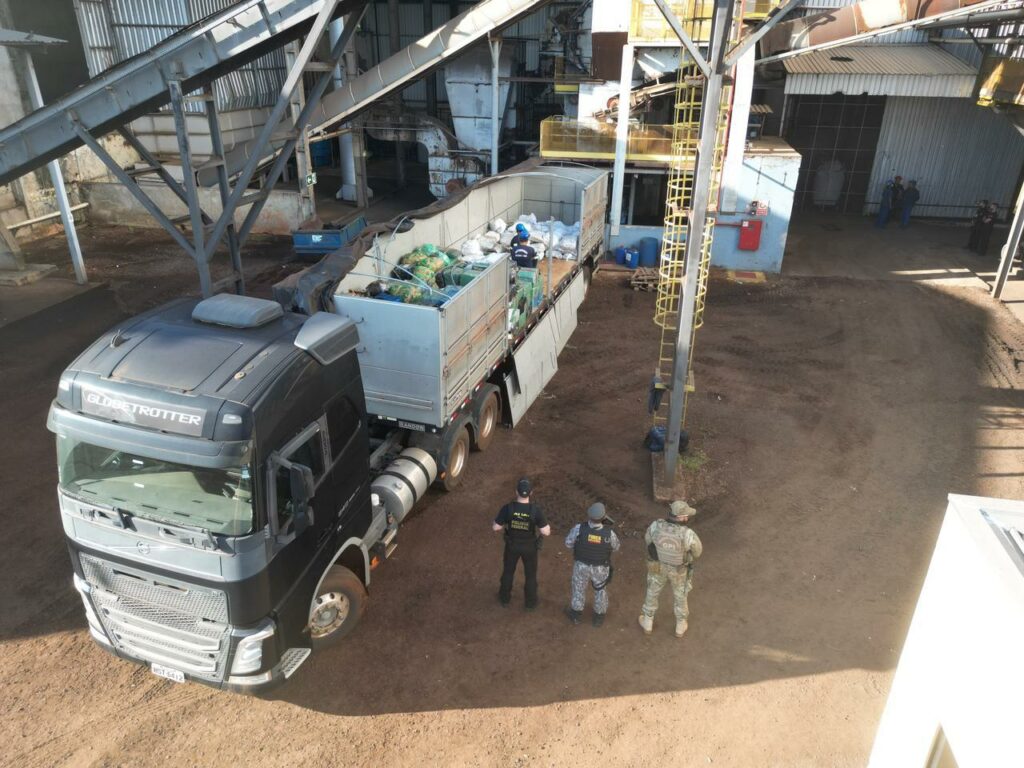 Ponta Porã: PF incinera mais de 11 toneladas de entorpecentes Ponta Porã: PF incinera mais de 11 toneladas de entorpecentes