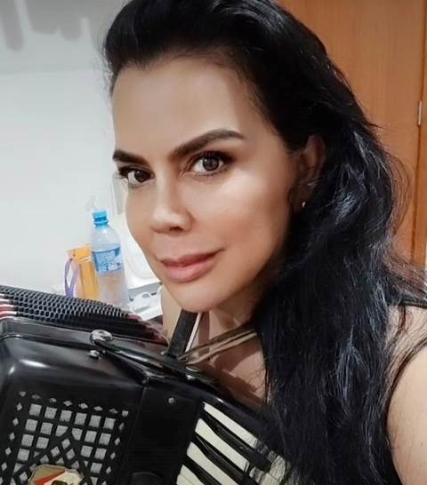Veja quem faz aniversário hoje, 21/05/23, por Dora Nunes