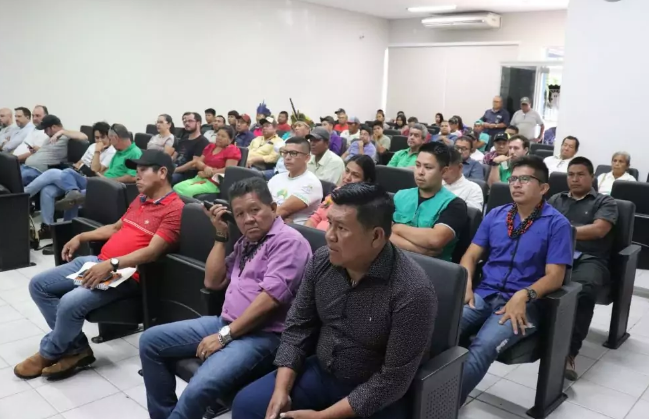 Audiência Pública em Amambai debate a falta de água nas aldeias indígenas Audiência Pública em Amambai debate a falta de água nas aldeias indígenas