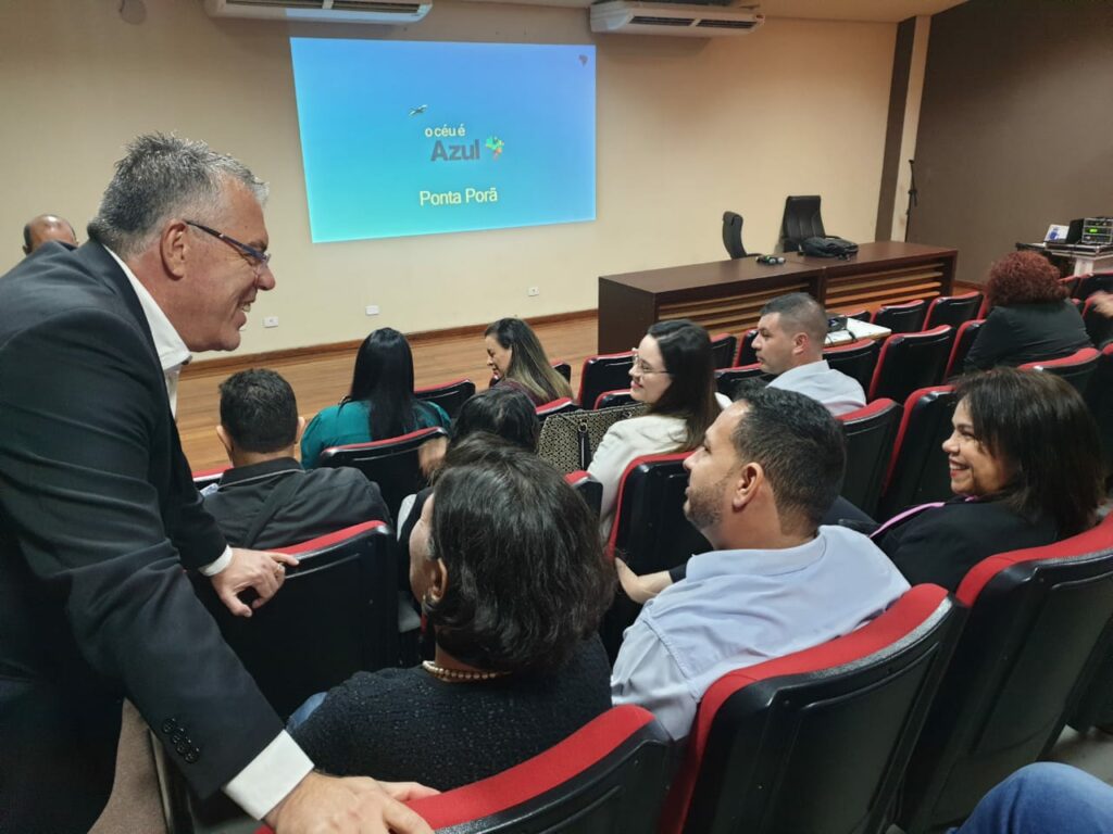 Eduardo Campos participa de reunião da Azul com empresários de Ponta Porã Eduardo Campos participa de reunião da Azul com empresários de Ponta Porã