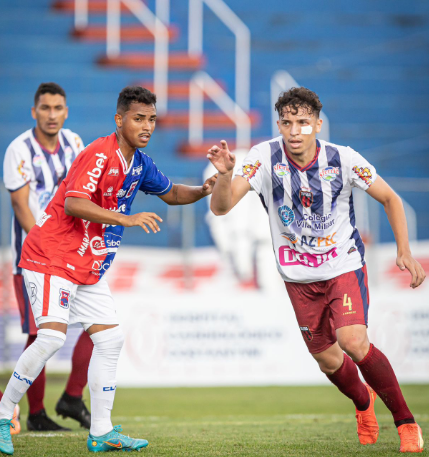 Dannyel Fraga marca duas vezes na goleada do Toledo sobre o Araucária Dannyel Fraga marca duas vezes na goleada do Toledo sobre o Araucária