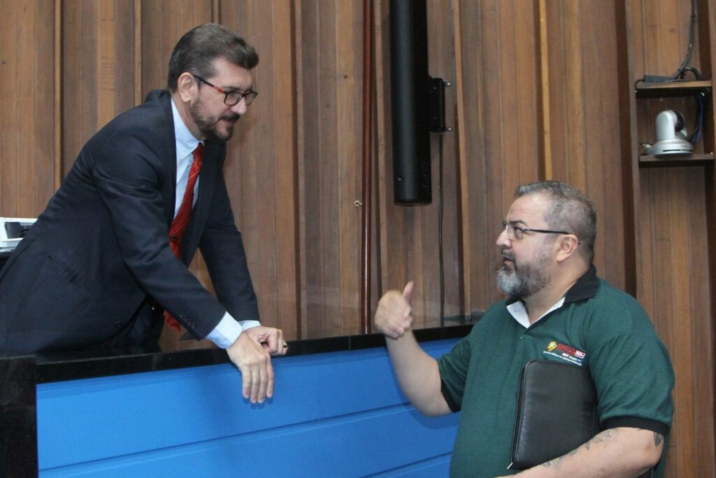 Profissionais da enfermagem pedem apoio da ALEMS para interlocução com Governo Profissionais da enfermagem pedem apoio da ALEMS para interlocução com Governo
