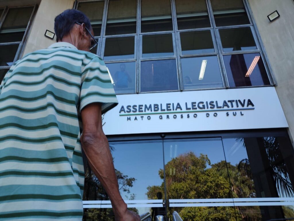 Junho Prata: A violência contra o idoso se esconde atrás da porta Junho Prata: A violência contra o idoso se esconde atrás da porta