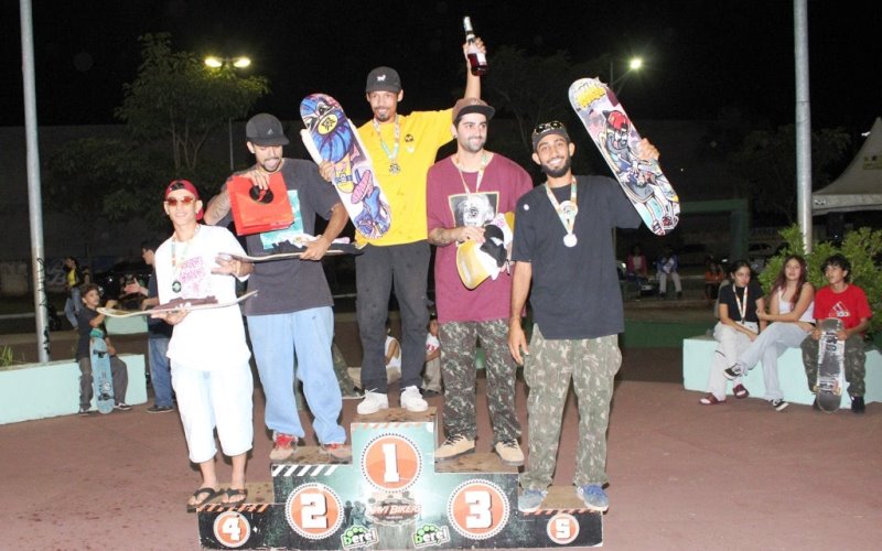 Em Navirai, 3º Campeonato de Skate reuniu mais de 80 participantes do MS, PR, SP e PY