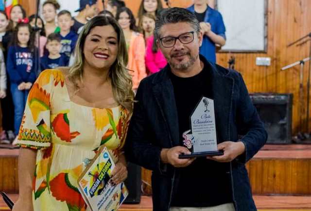 Confira os aniversariantes de hoje, 18/06/23, por Dora Nunes