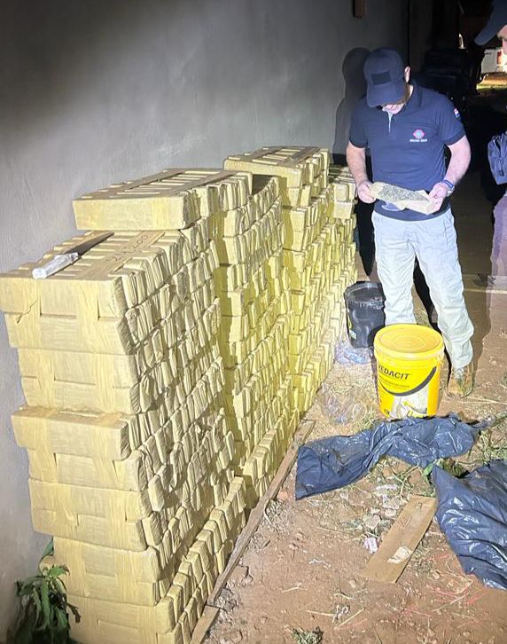 Fronteira: PF e Senad/Paraguai retiram de circulação mais duas toneladas de drogas Fronteira: PF e Senad/Paraguai retiram de circulação mais duas toneladas de drogas
