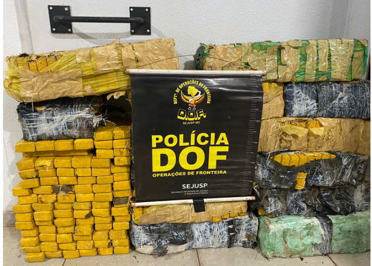 DOF localiza mais de 300 kg de drogas em uma estrada vicinal de MS DOF localiza mais de 300 kg de drogas em uma estrada vicinal de MS