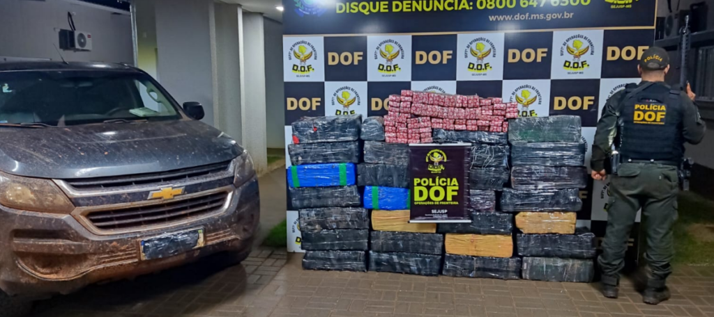 Caminhonete roubada no Paraná é recuperada pelo DOF com mais 740 quilos de drogas
