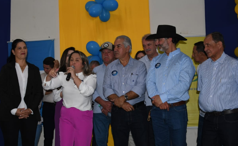 Em festa de filiação de Juliano Ferro, Lia nogueira destaca liderança de Reinaldo Azambuja