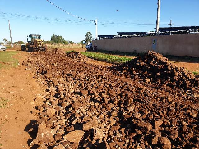 Ponta Porã: Prefeitura realiza manutenção de ruas no Distrito de Sanga Puitã