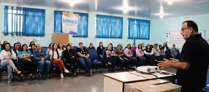 Prefeito de Amambai parabeniza agentes de saúde em cerimônia de encerramento do curso técnico Prefeito de Amambai parabeniza agentes de saúde em cerimônia de encerramento do curso técnico