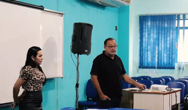Prefeito de Amambai parabeniza agentes de saúde em cerimônia de encerramento do curso técnico Prefeito de Amambai parabeniza agentes de saúde em cerimônia de encerramento do curso técnico