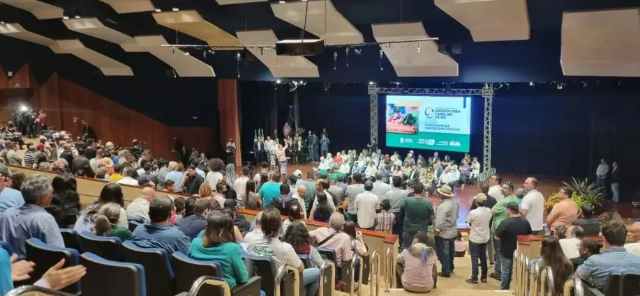 Comitiva de Amambai participa de lançamento do Plano Safra da Agricultura Familiar em Campo Grande Comitiva de Amambai participa de lançamento do Plano Safra da Agricultura Familiar em Campo Grande