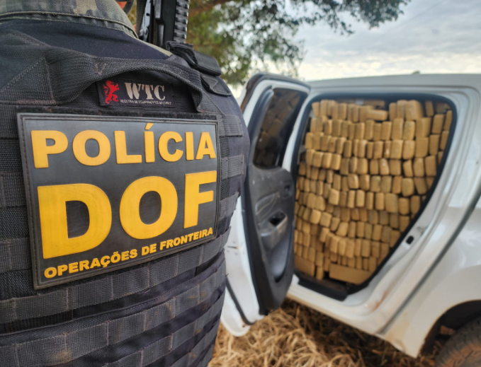Camionete furtada na Capital é recuperada pelo DOF com quase duas toneladas de droga
