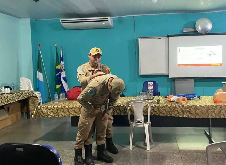 Prefeitura de Amambai e Corpo de Bombeiros realiza capacitação de primeiros socorros para profissionais da Educação Infantil Prefeitura de Amambai e Corpo de Bombeiros realiza capacitação de primeiros socorros para profissionais da Educação Infantil